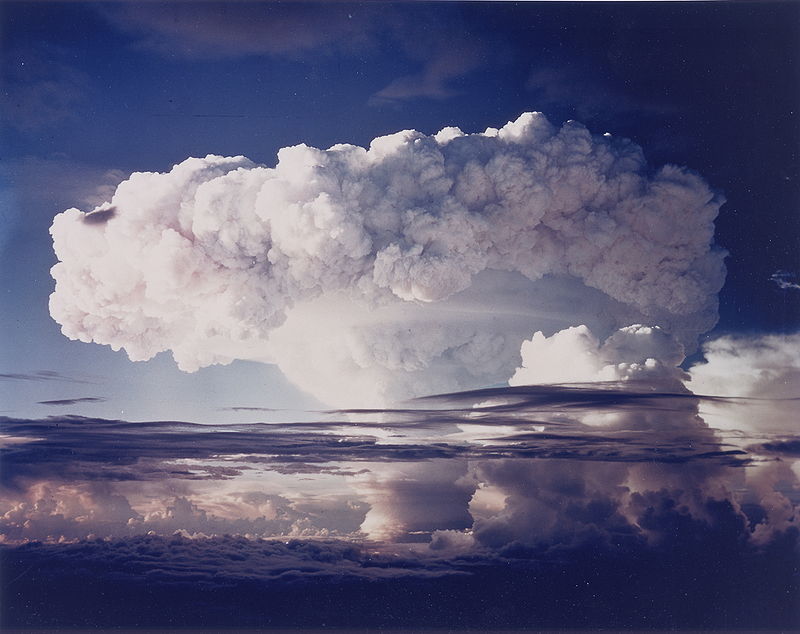 Kernwaffentest_Eniwetok-Atoll_-_31_Oktober_1952.jpg