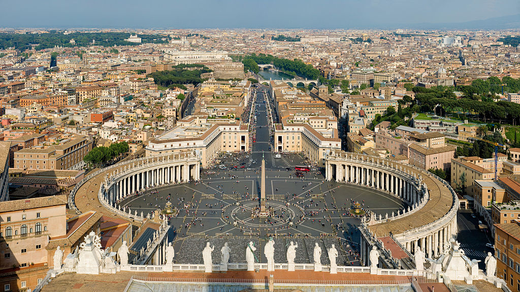 St_Peters_Square_Vatican.jpg