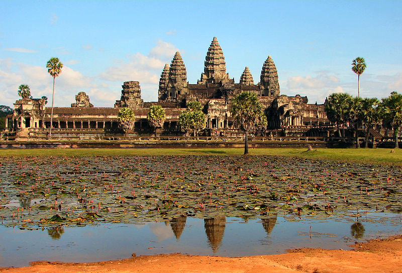 Stupa_Angkor_Wat.jpg