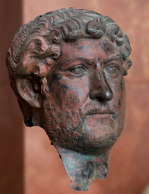 Bronzekopf_Hadrian_2.jpg