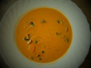 Asiatische_Kokosmilch_Suppe.jpg